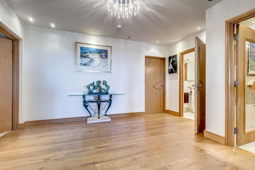 Additional image 27 of 2 bed flat for saleChalkwell Esplanade, Chalkwell SS0