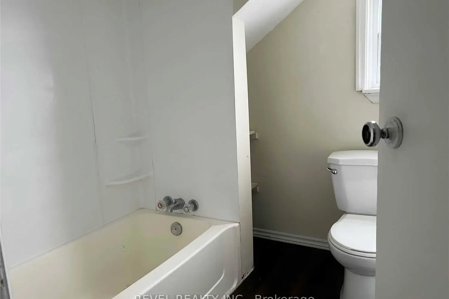 Additional image 16 of 45 Fairbanks Street