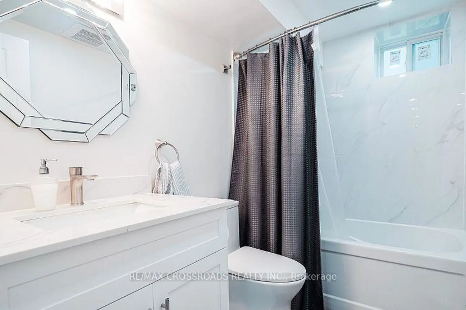 Additional image 16 of 2292 Baseline Road