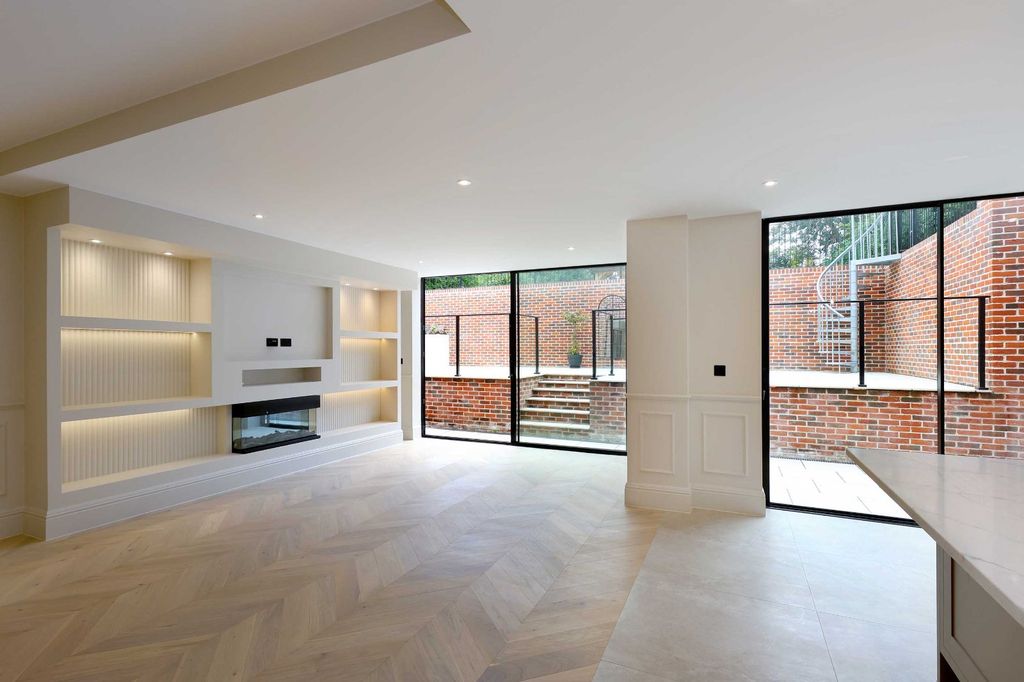 Additional image 7 of 2 bed flat for saleLedborough Lane, Beaconsfield, Buckinghamshire HP9