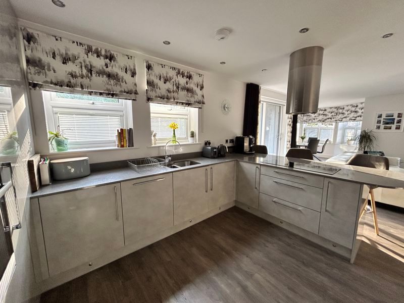 Additional image 8 of 3 bed flat for salePwllycrochan Avenue, Colwyn Bay LL29