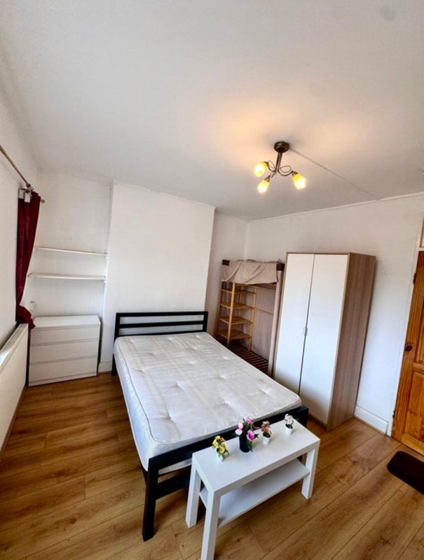 Additional image 5 of Room in a Shared House, Hadleigh Cl, E1, N1 7GU