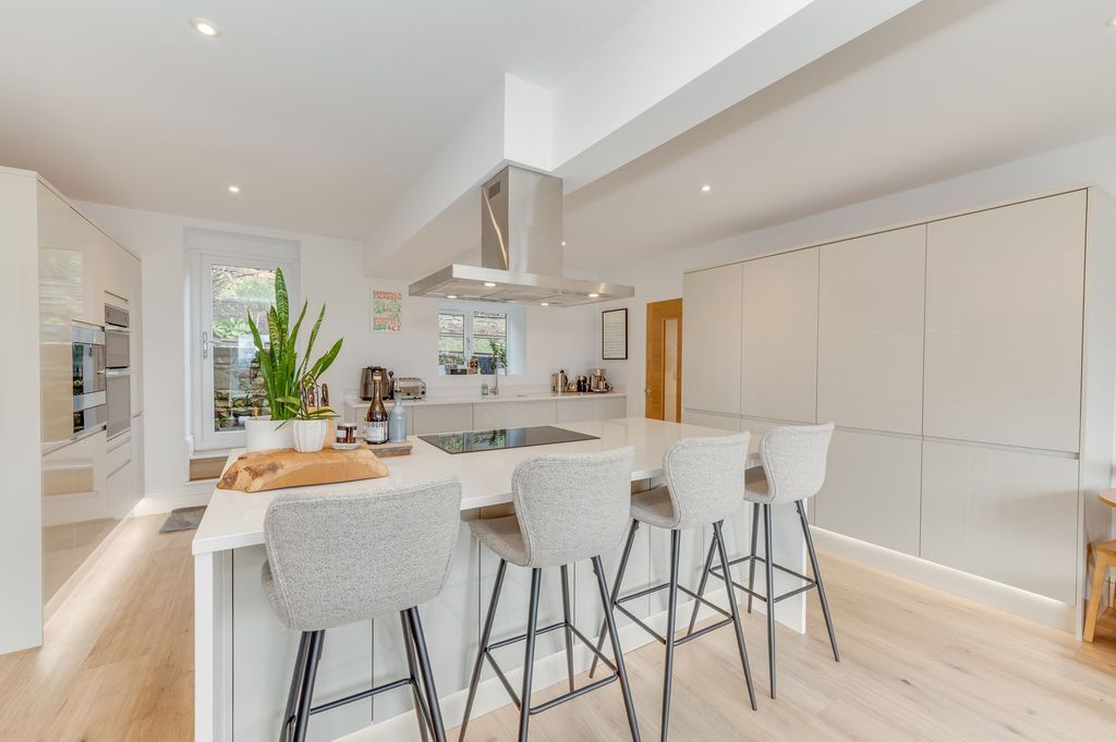 Additional image 2 of 4 bed detached house for saleManchester Road, Crosspool S10