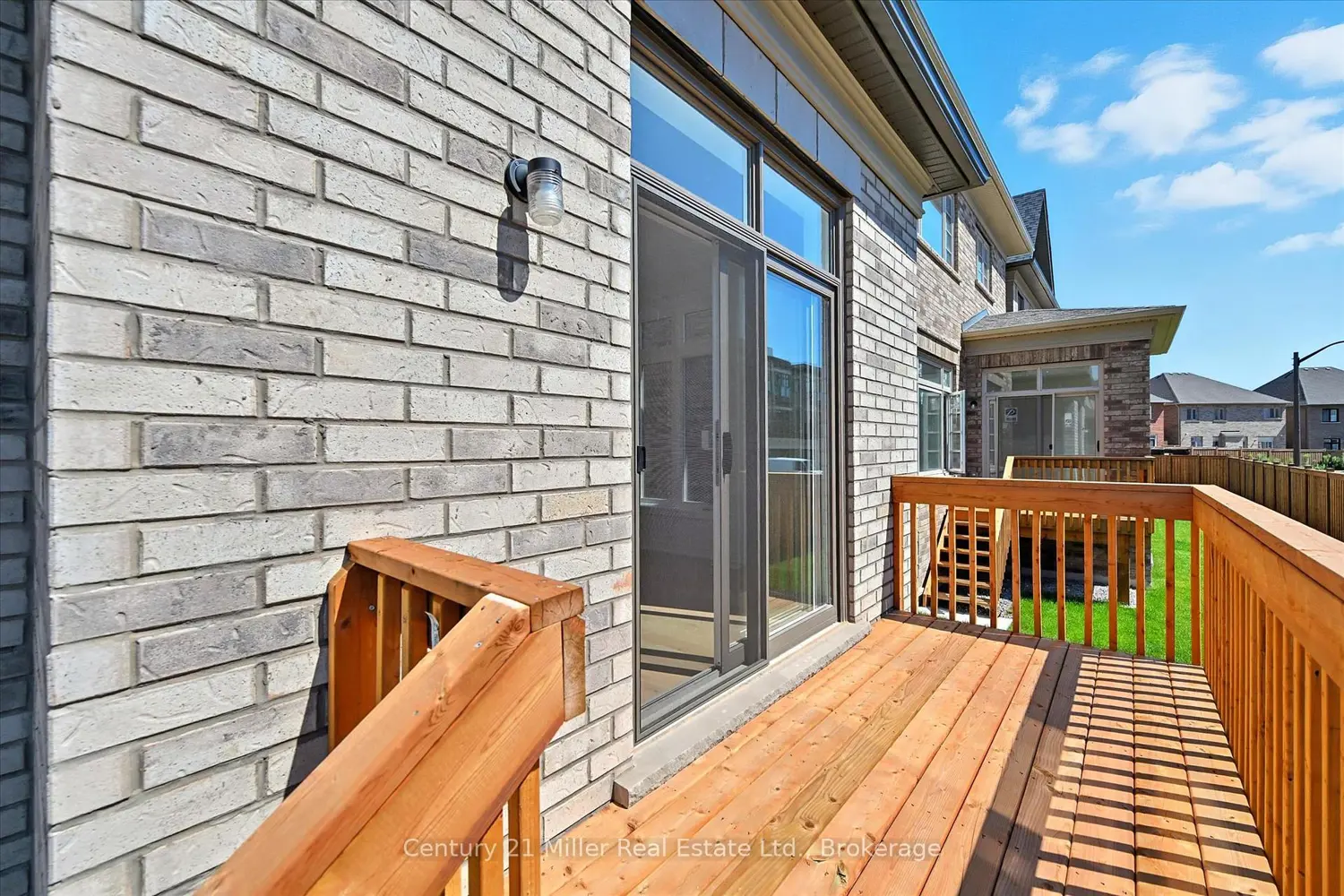 Additional image 20 of 3250 Millicent Avenue