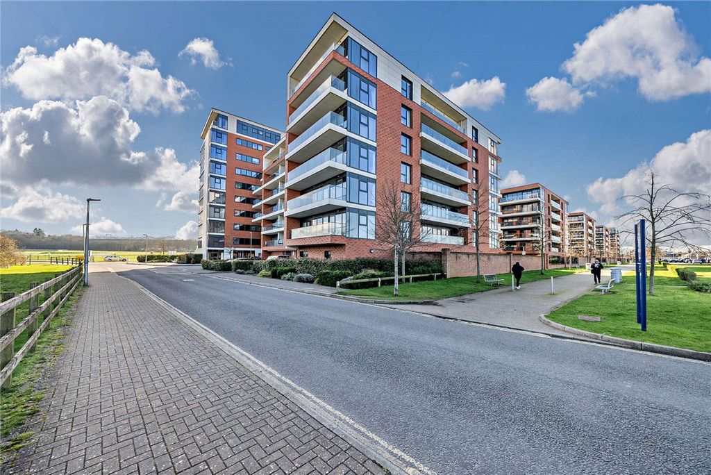Additional image 12 of 2 bed flat for saleKingman Way, Newbury RG14
