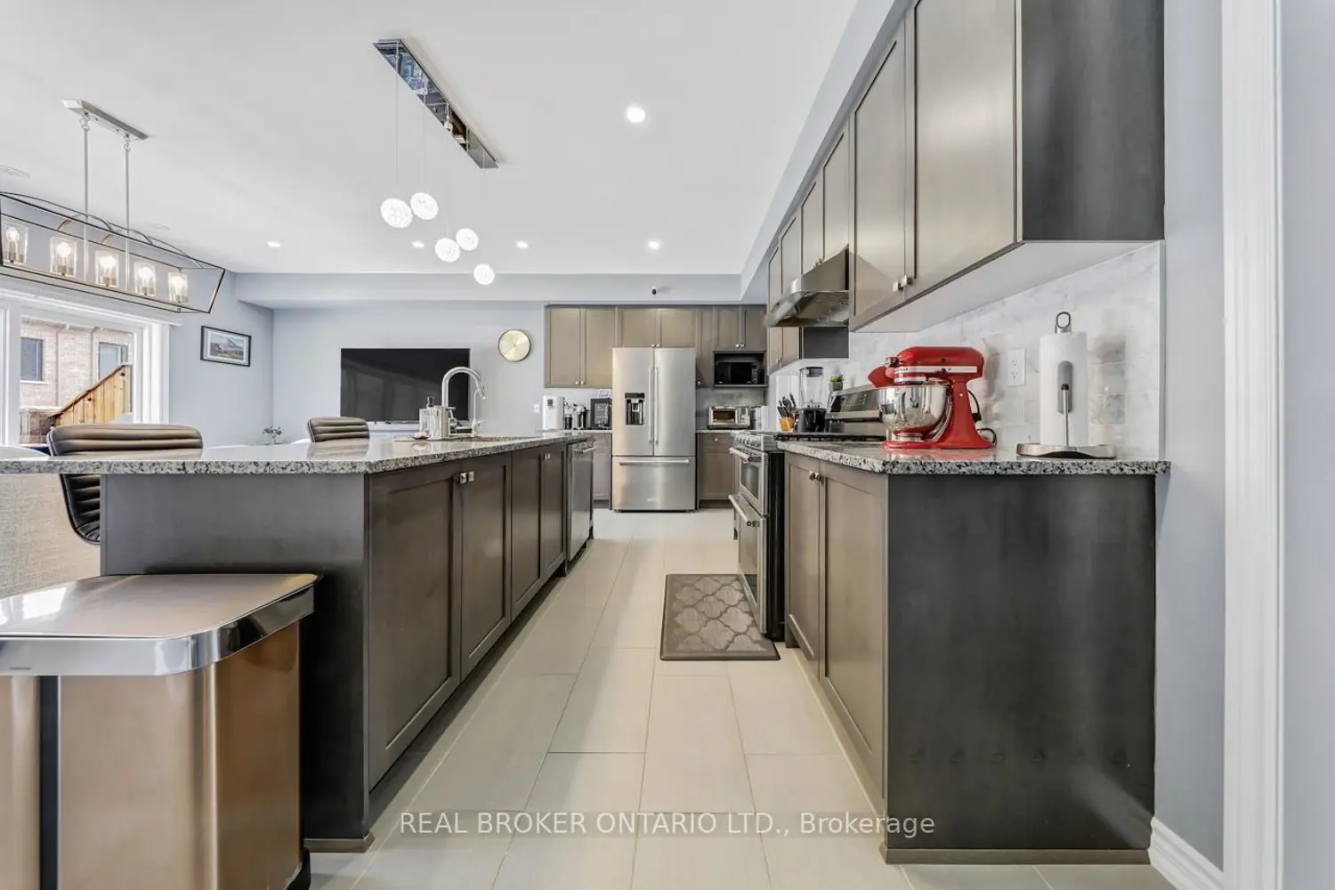 10937 Victoria Square Boulevard photo 5