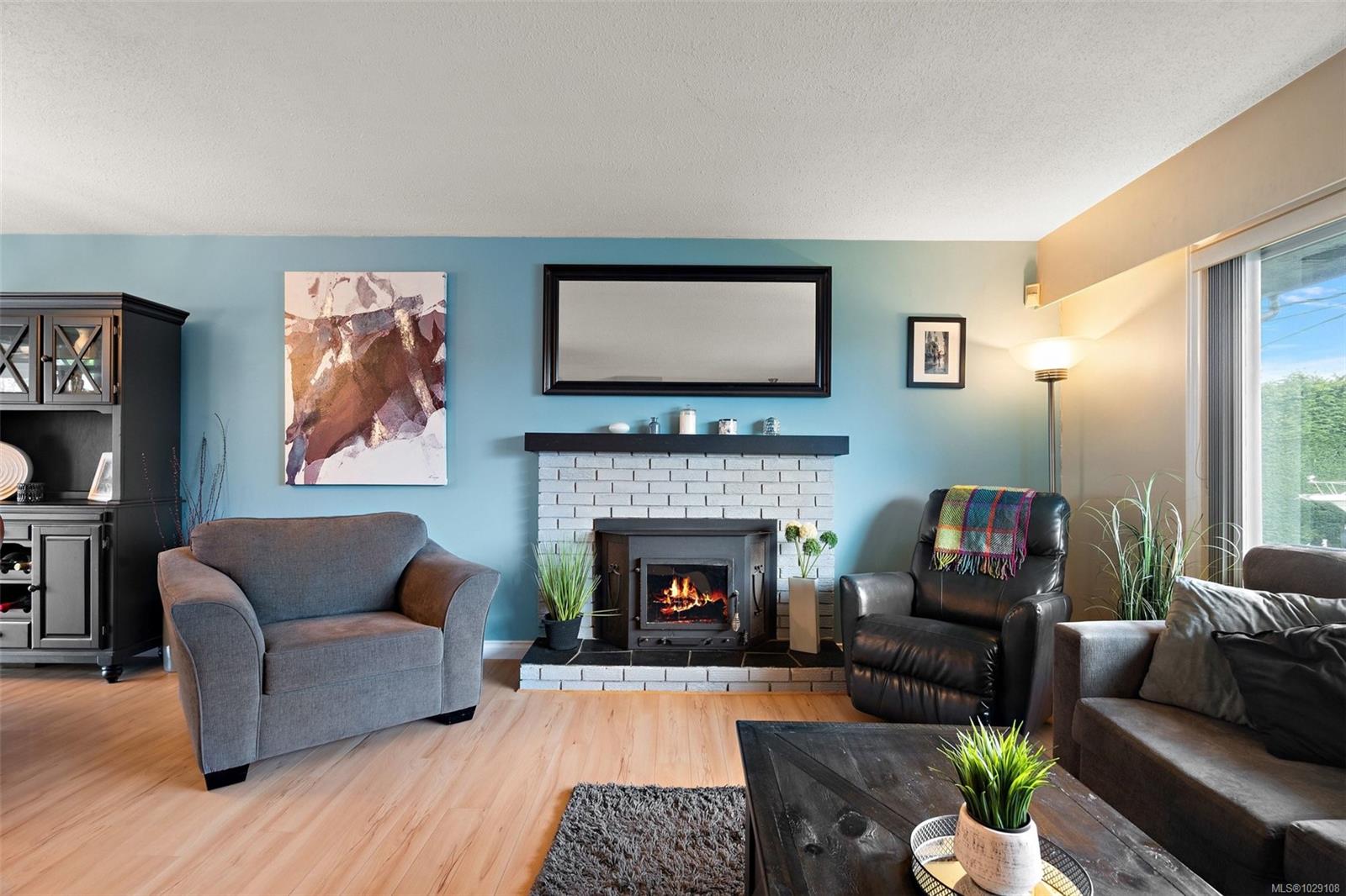 Additional image 4 of 10289 Godfrey Place, Sidney, BC, V8L 2K9