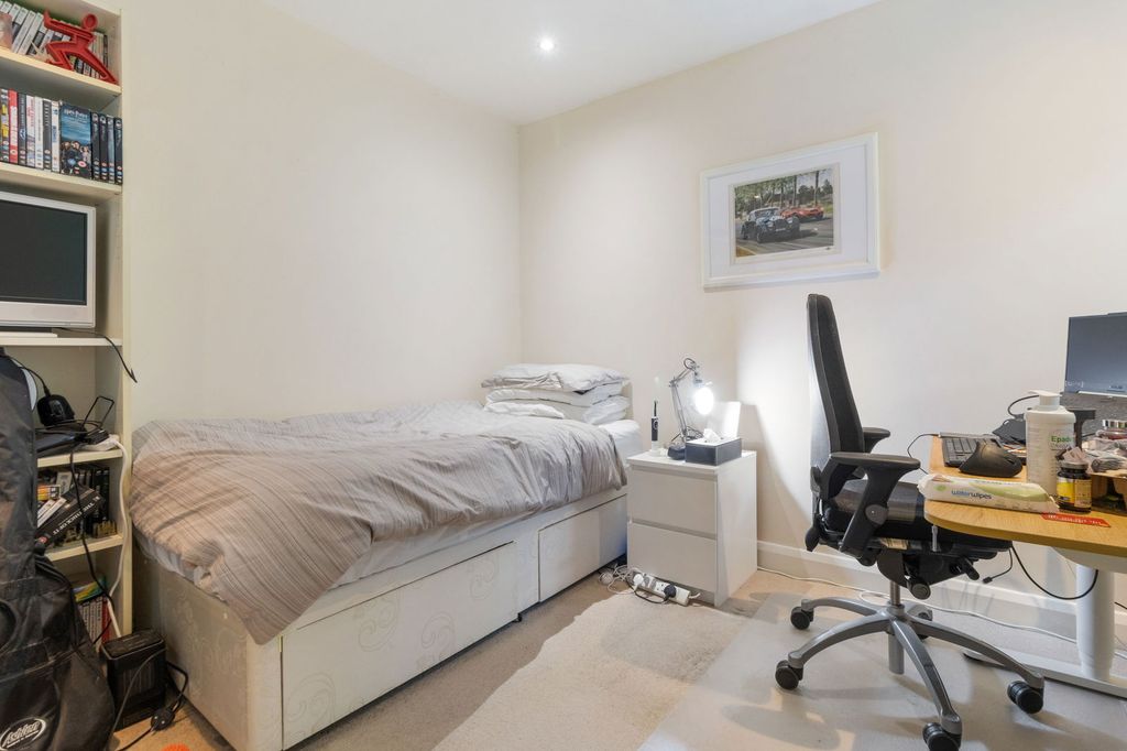 Additional image 6 of 2 bed flat for saleAlbert Road North, Great Malvern, Worcestershire WR14