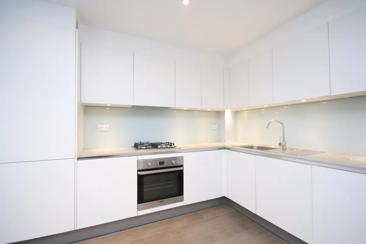 1 Bed Flat, Lough Road, N7, N1 7GU
