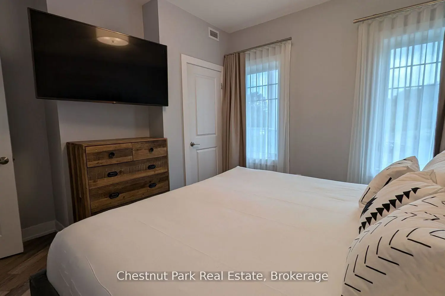 Additional image 8 of 25 Pen Lake Point Road 316