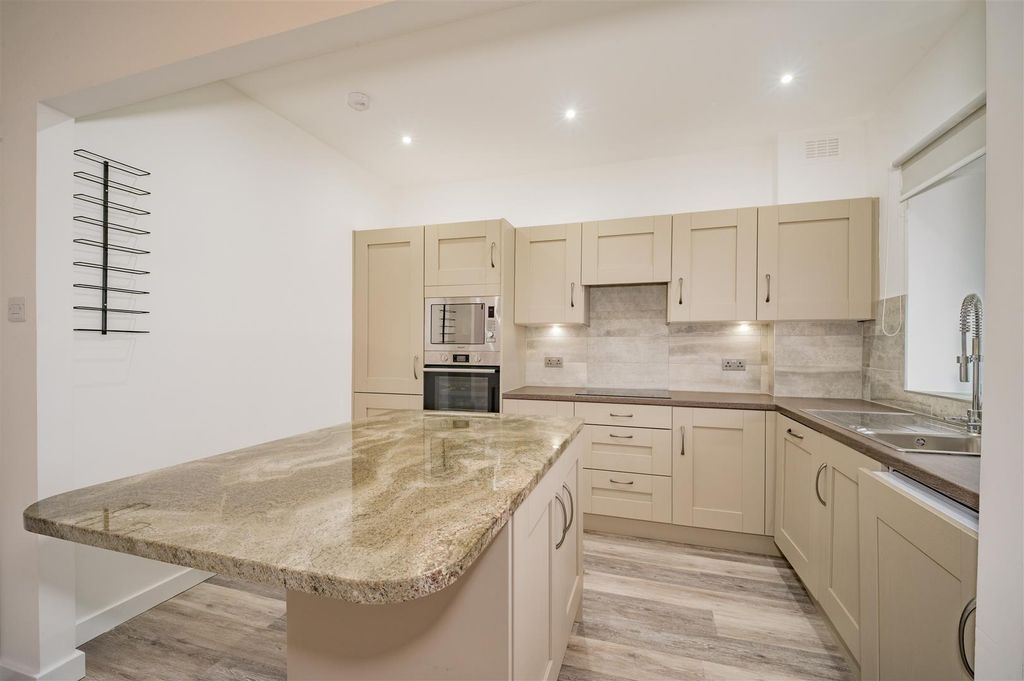 Additional image 5 of 2 bed flat for saleOgilvie Court, Broughty Ferry, Dundee DD5