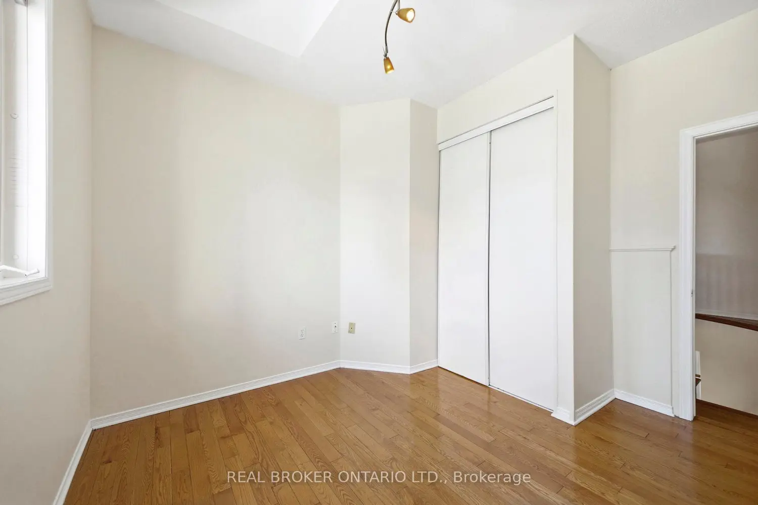 Additional image 13 of 220 Woodpark Way