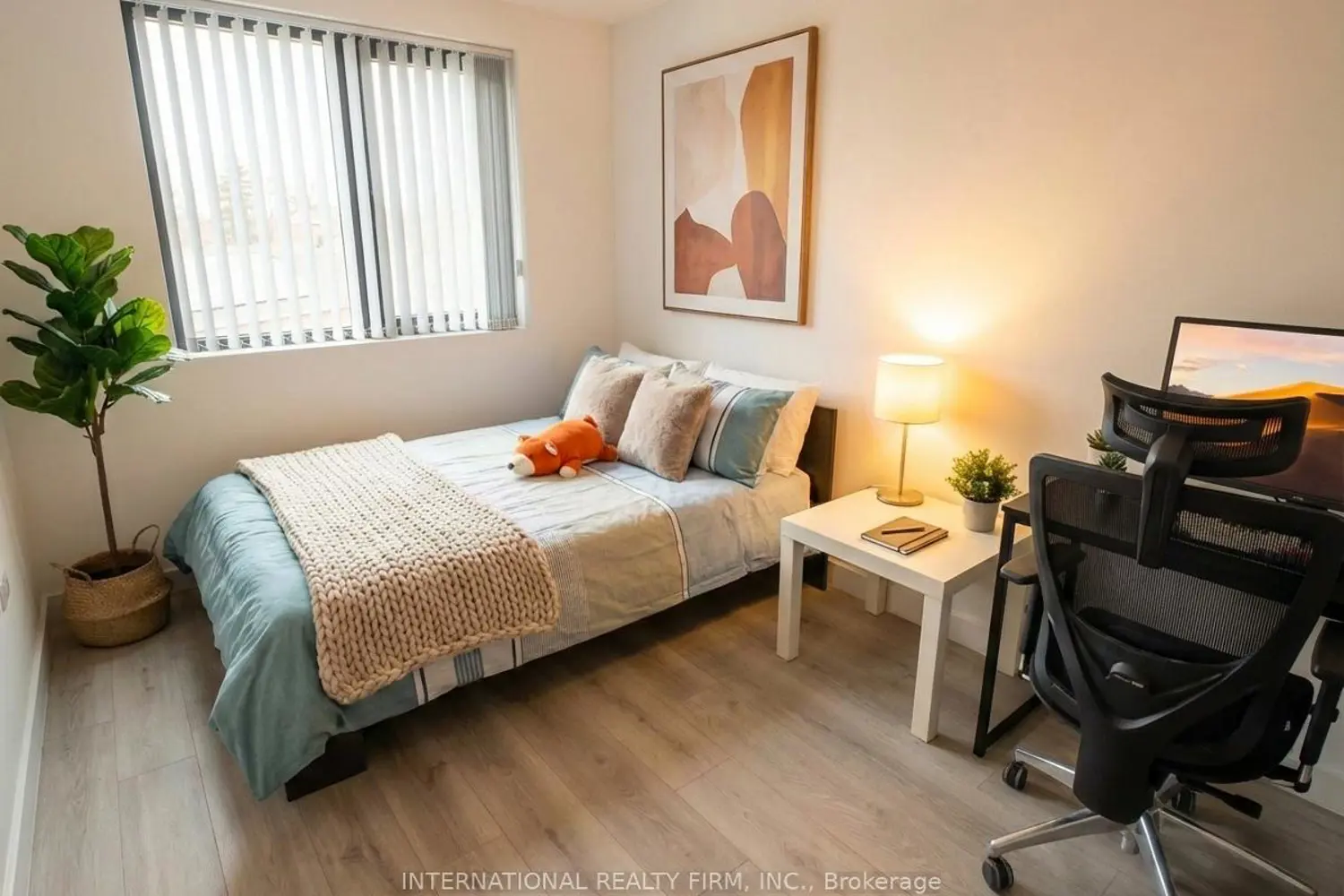 Additional image 2 of 652 Princess Street 425