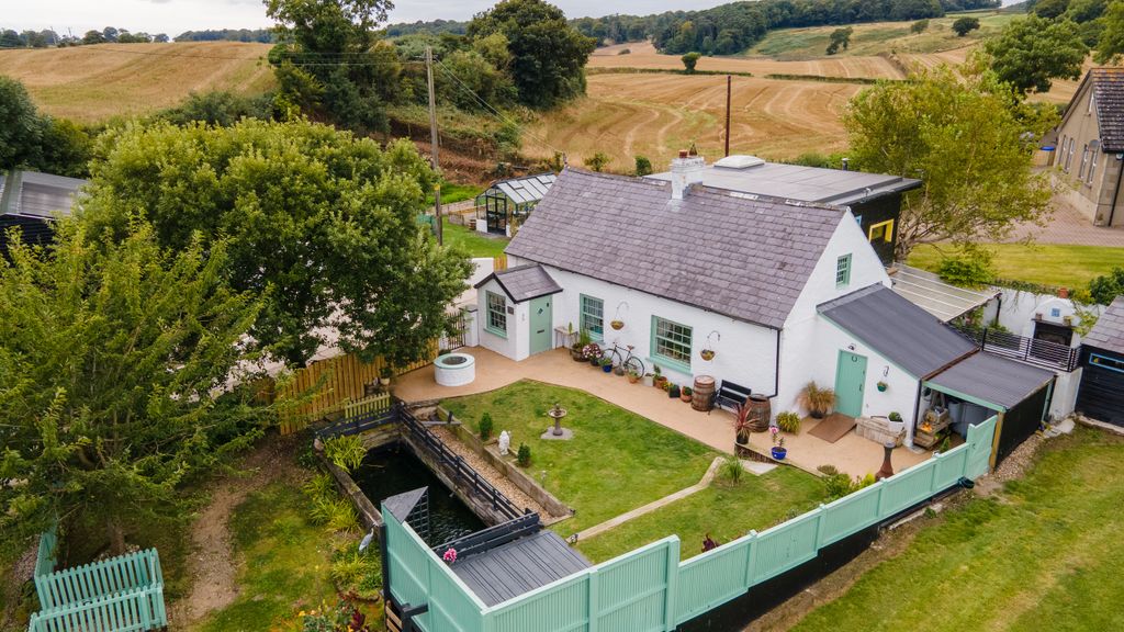 3 bed cottage for saleHollytree Cottage, 10 Deer Park Road, Portaferry, Newtownards, County Down BT22
