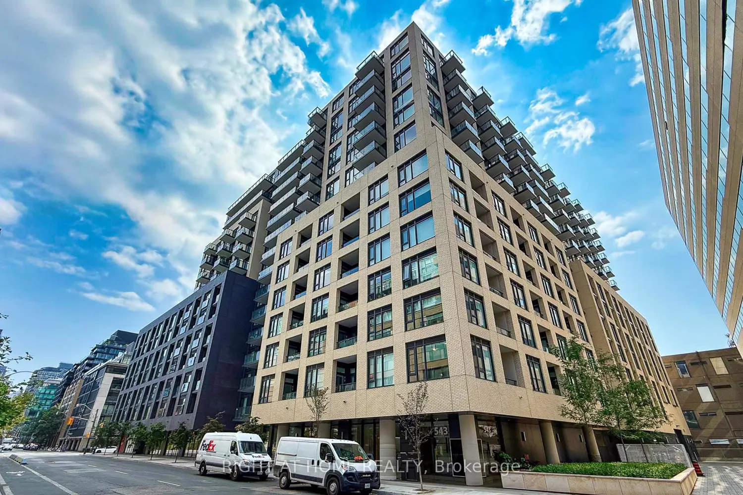 Additional image 20 of 543 Richmond Street 623