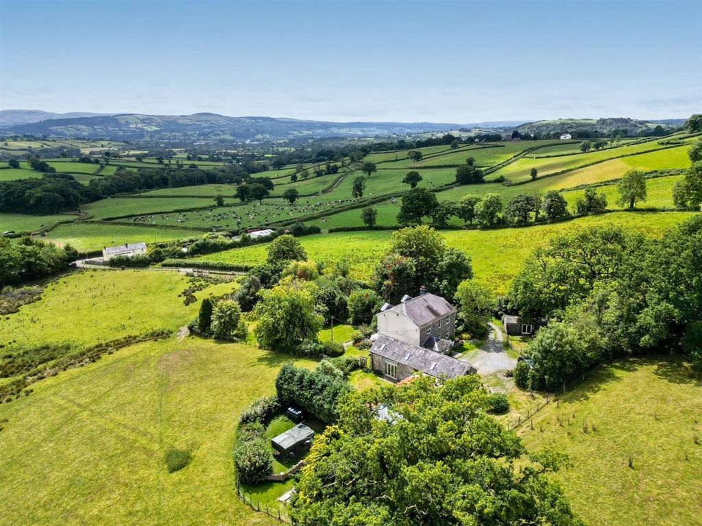 7 bed detached house for saleY Wern, Llansadwrn, Llanwrda SA19