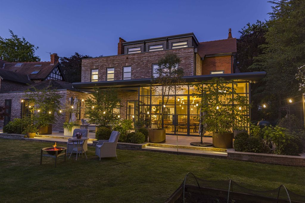 Additional image 2 of 5 bed detached house for saleAlan Drive, Hale WA15