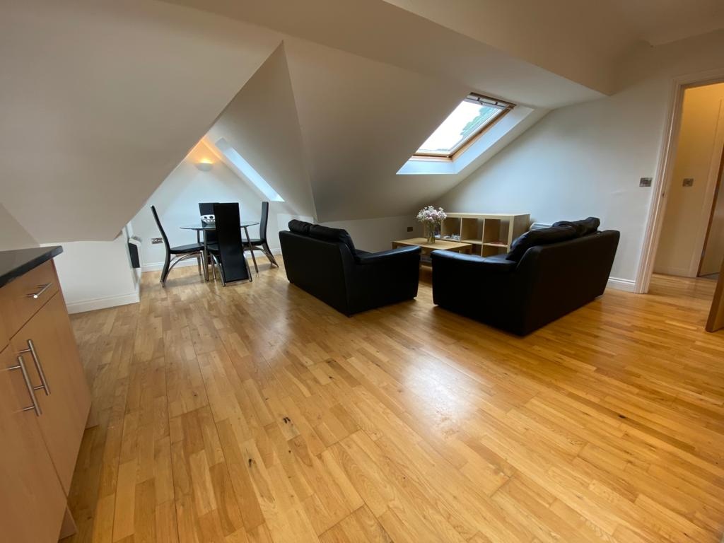 2 Bed Flat, Hillside House, LS6, N1 7GU
