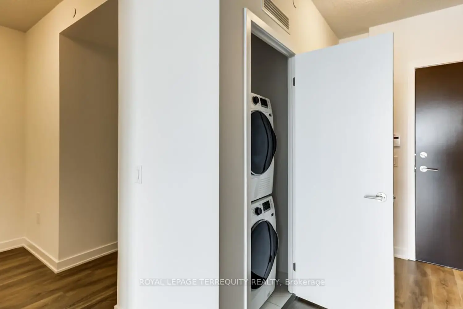 Additional image 13 of 38 Honeycrisp Crescent 607