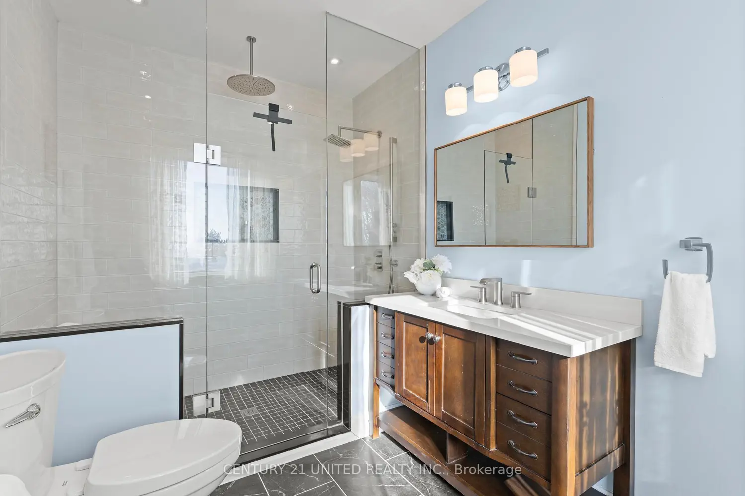 Additional image 10 of 882 Danforth Place