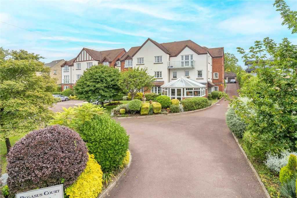 3 bed flat for salePegasus Court, Broadway, Worcestershire WR12