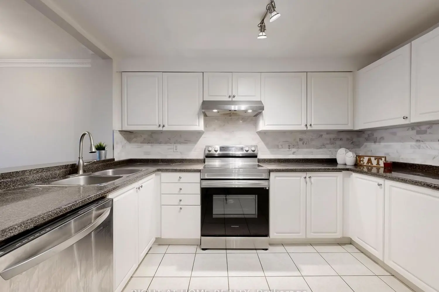 Additional image 4 of 108 Finch Avenue B28