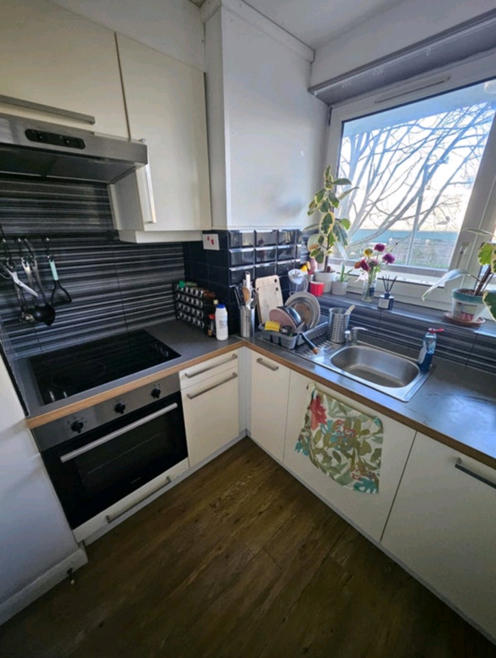 Additional image 5 of Room in a Shared Flat, Ethelburga Street, SW11, N1 7GU