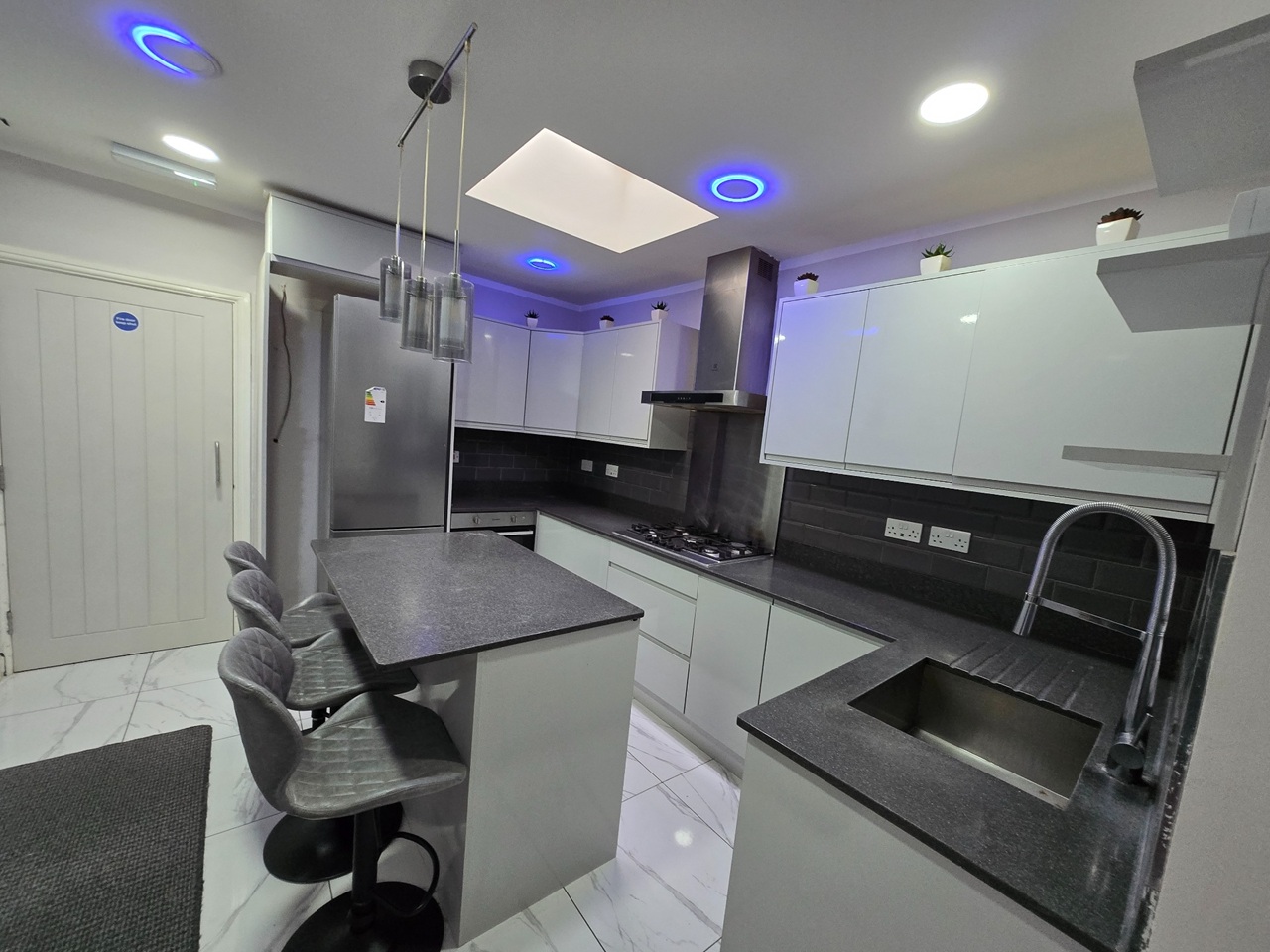 Room in a Shared House, South Road Avenue, B18, N1 7GU