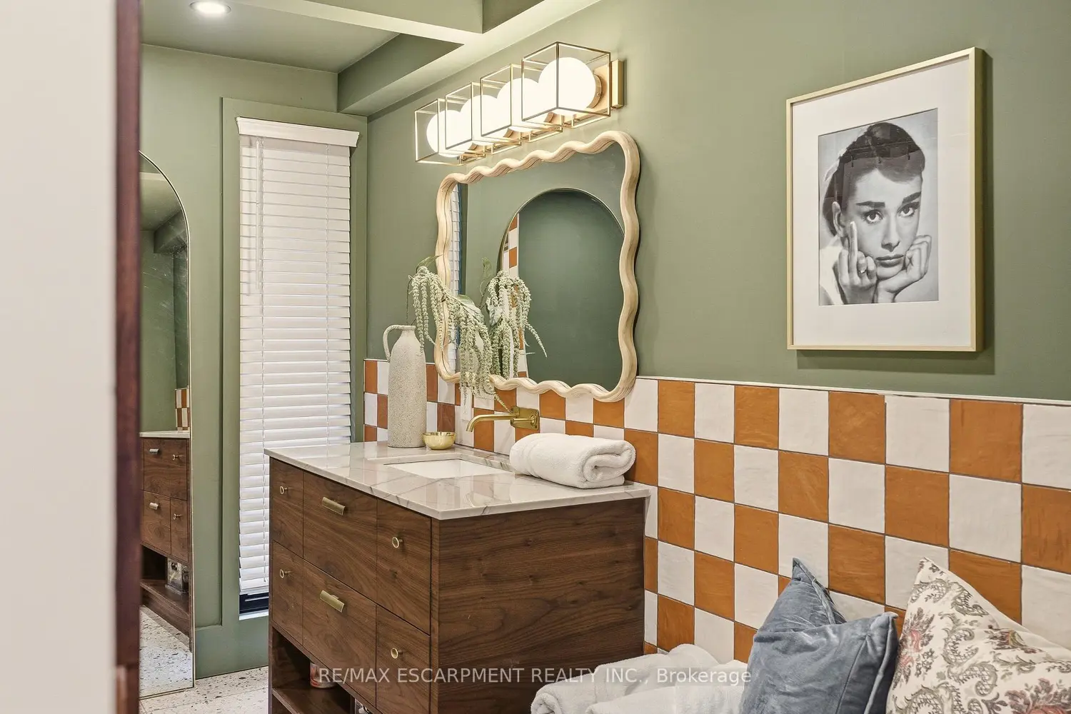 Additional image 11 of 2510 Britannia Road