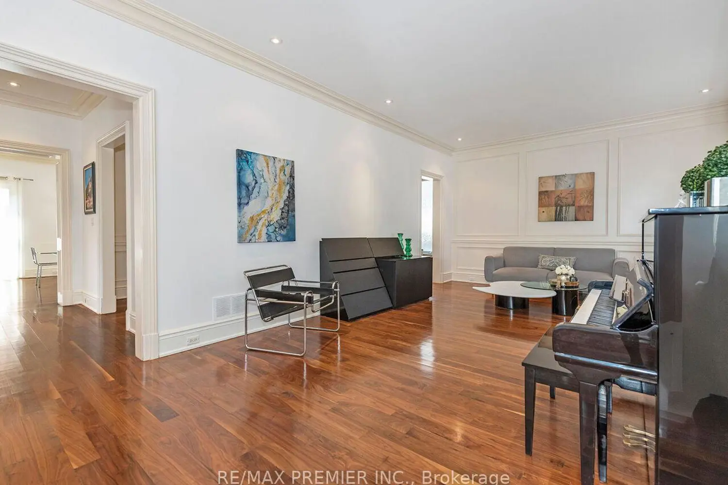 Additional image 6 of 35 Yorkdale Crescent