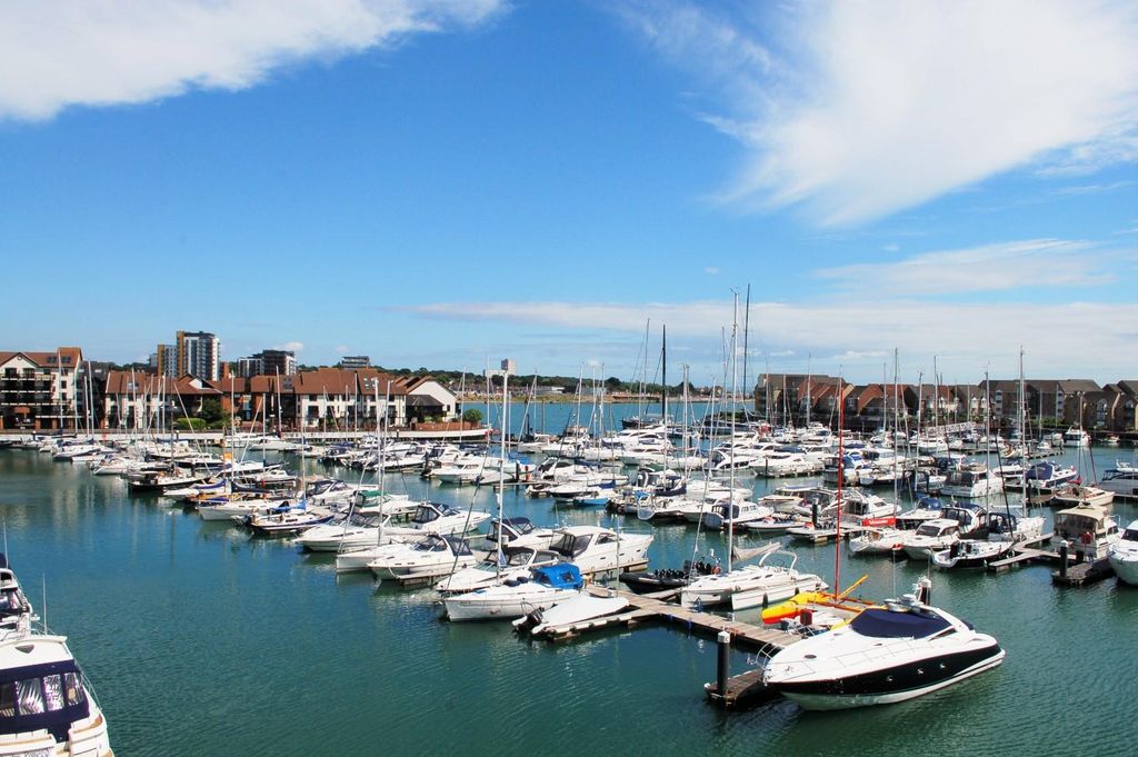 Additional image 10 of 2 bed flat for sale1 Maritime Walk, Ocean Village SO14