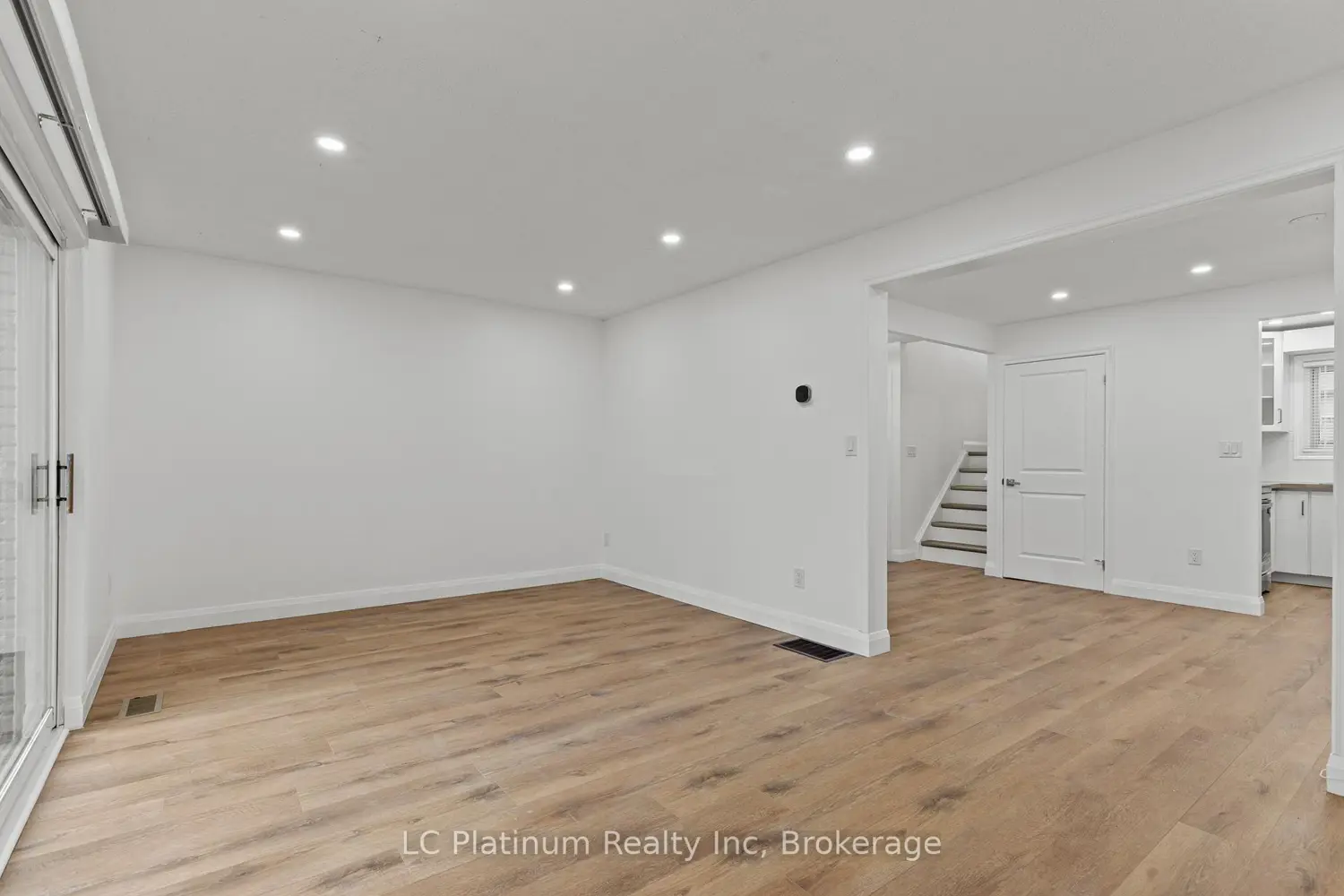 Additional image 12 of 302 Vine Street 29