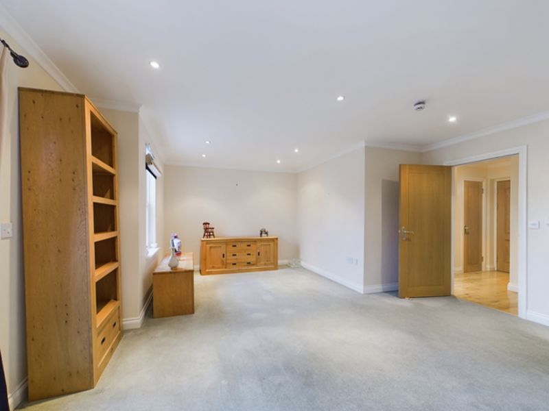 Additional image 7 of 2 bed flat for saleHafan Tywi, The Parade, Carmarthen SA31