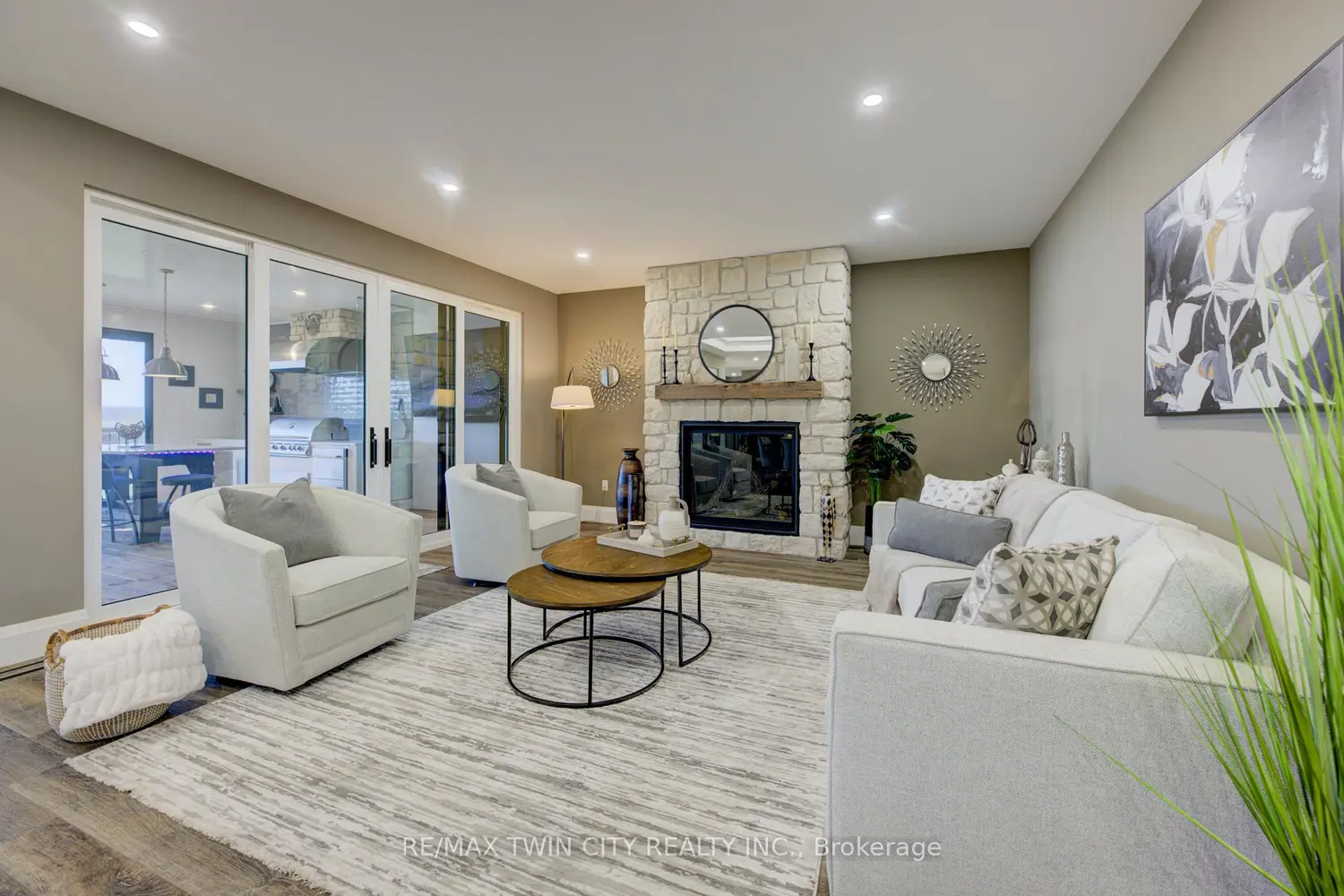 Additional image 7 of 43711 Adelaide Street