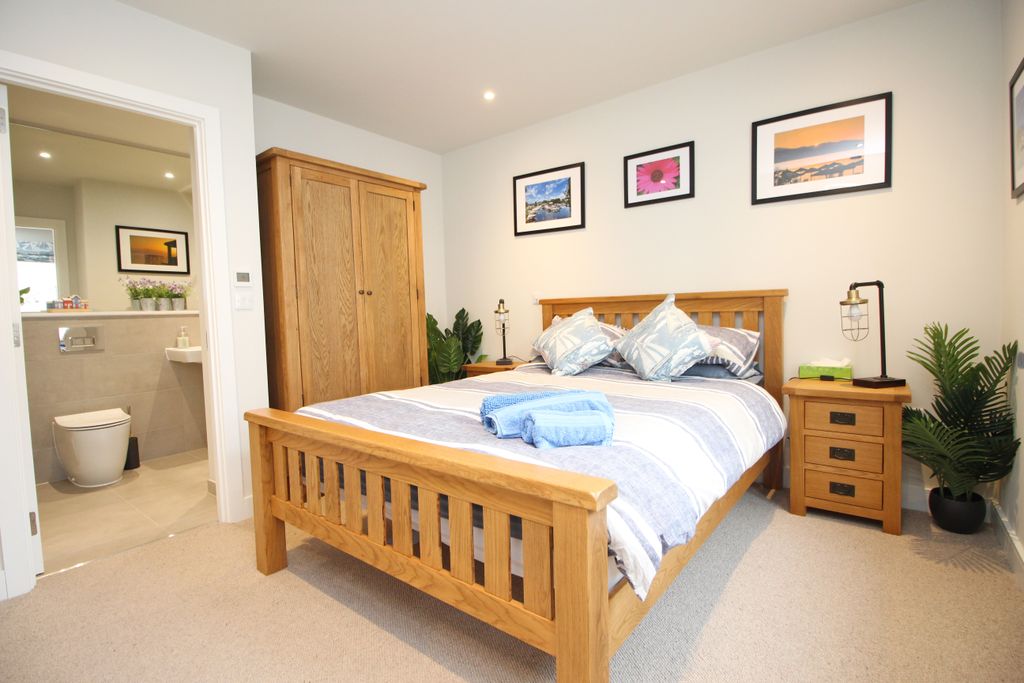 Additional image 6 of 2 bed flat for saleStation Road, Padstow PL28