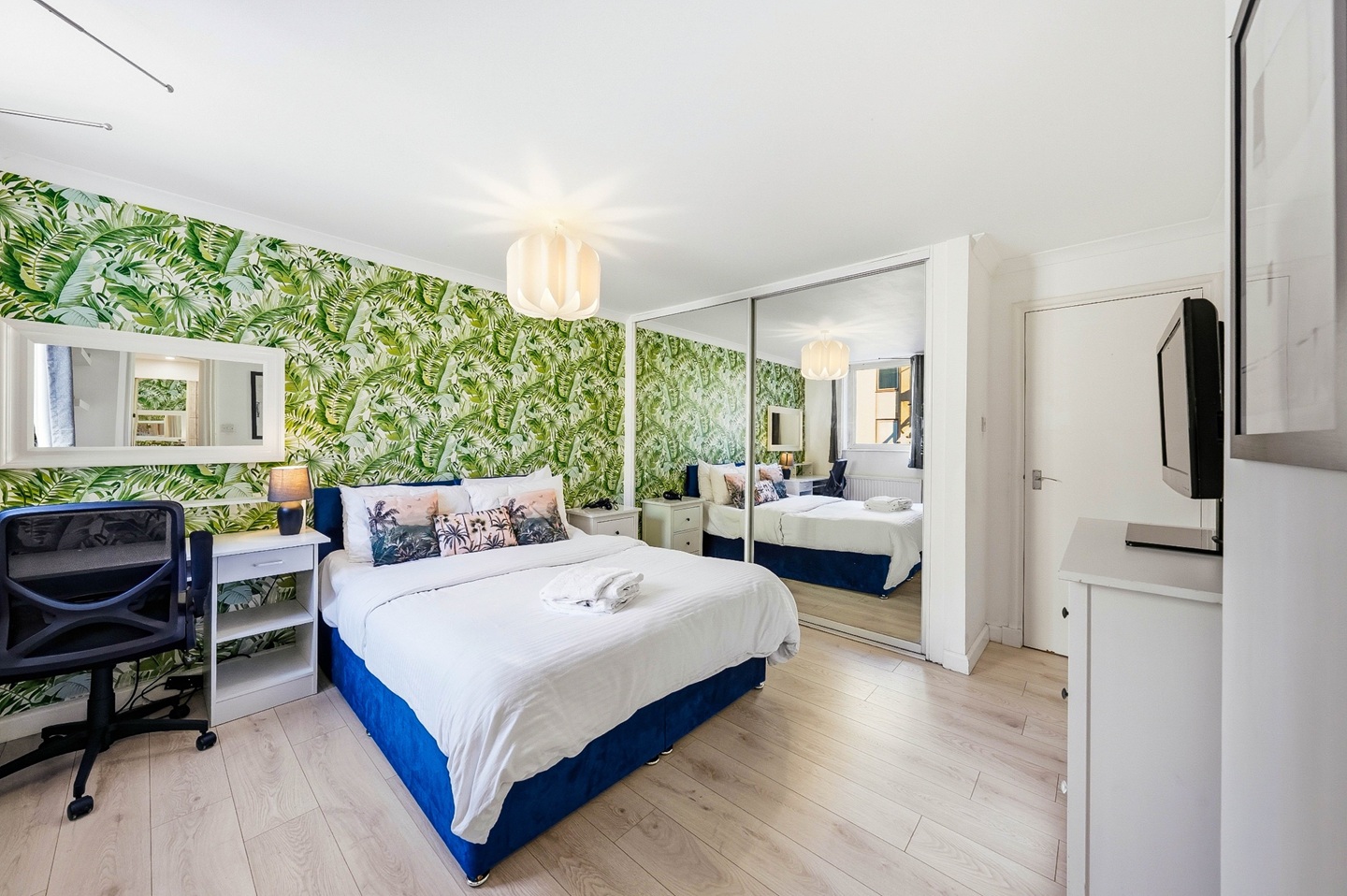 Additional image 3 of 2 Bed Flat, China Court, E1W, N1 7GU