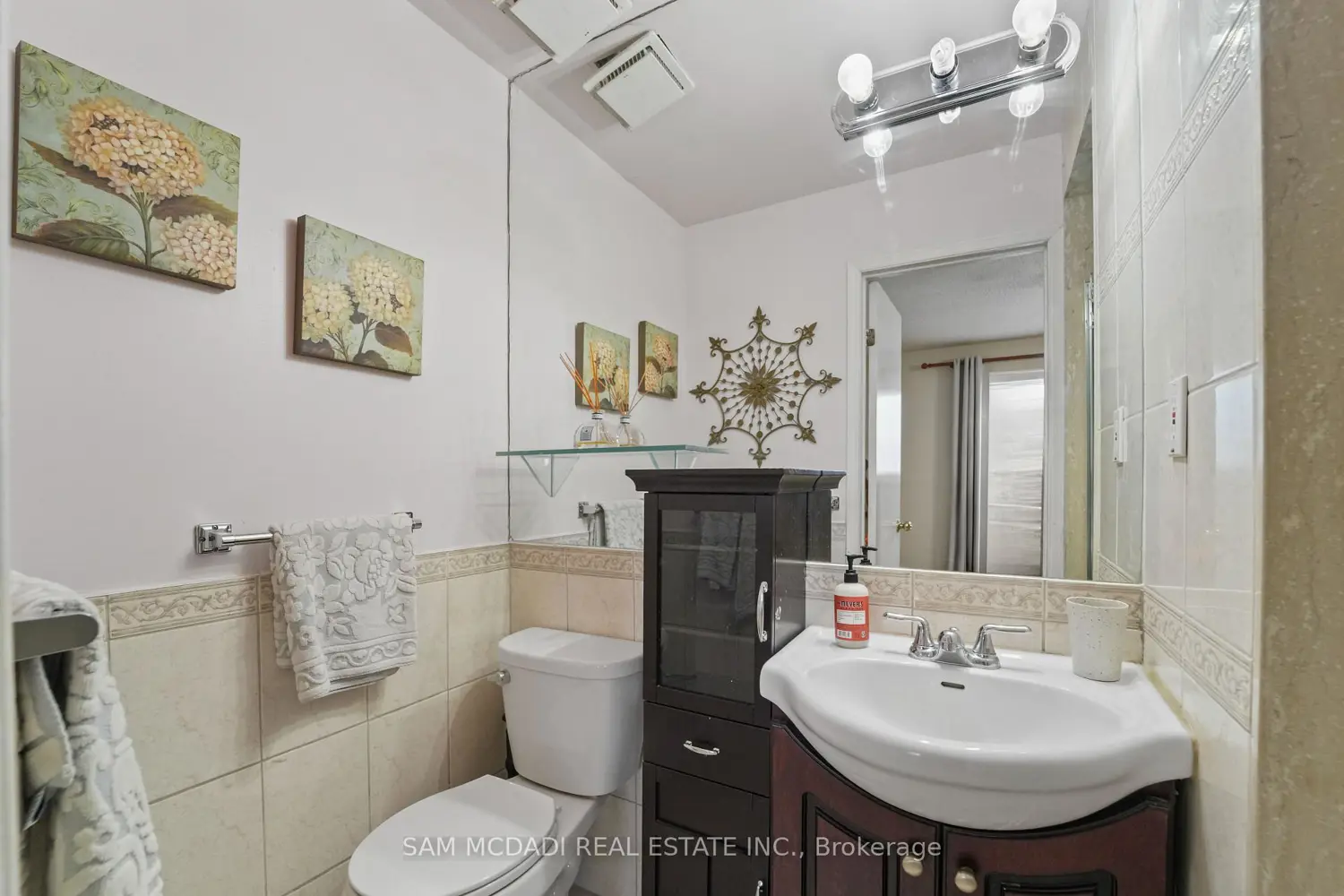 Additional image 12 of 1004 Queensbridge Drive