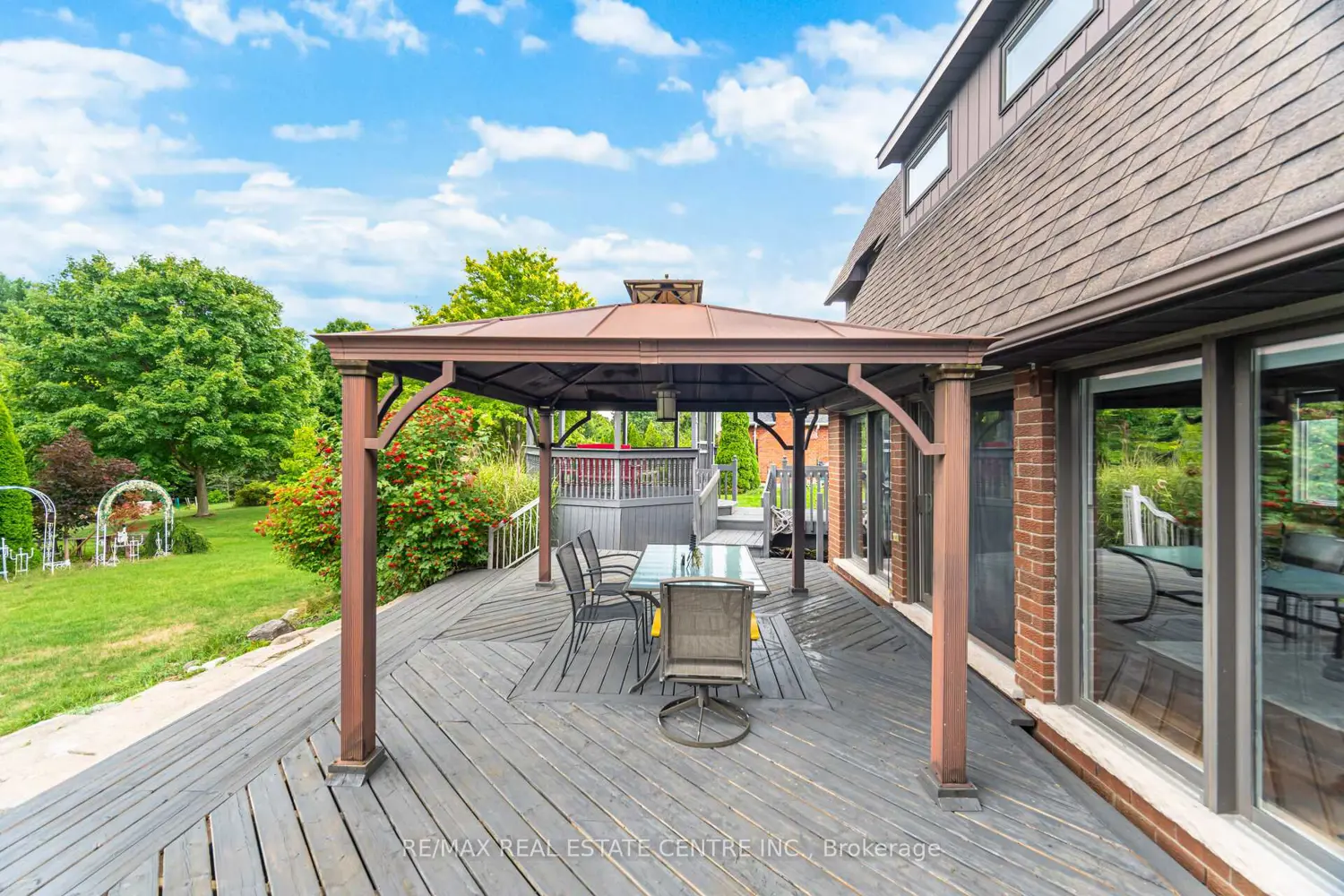 Additional image 17 of 29 Jessica Lane