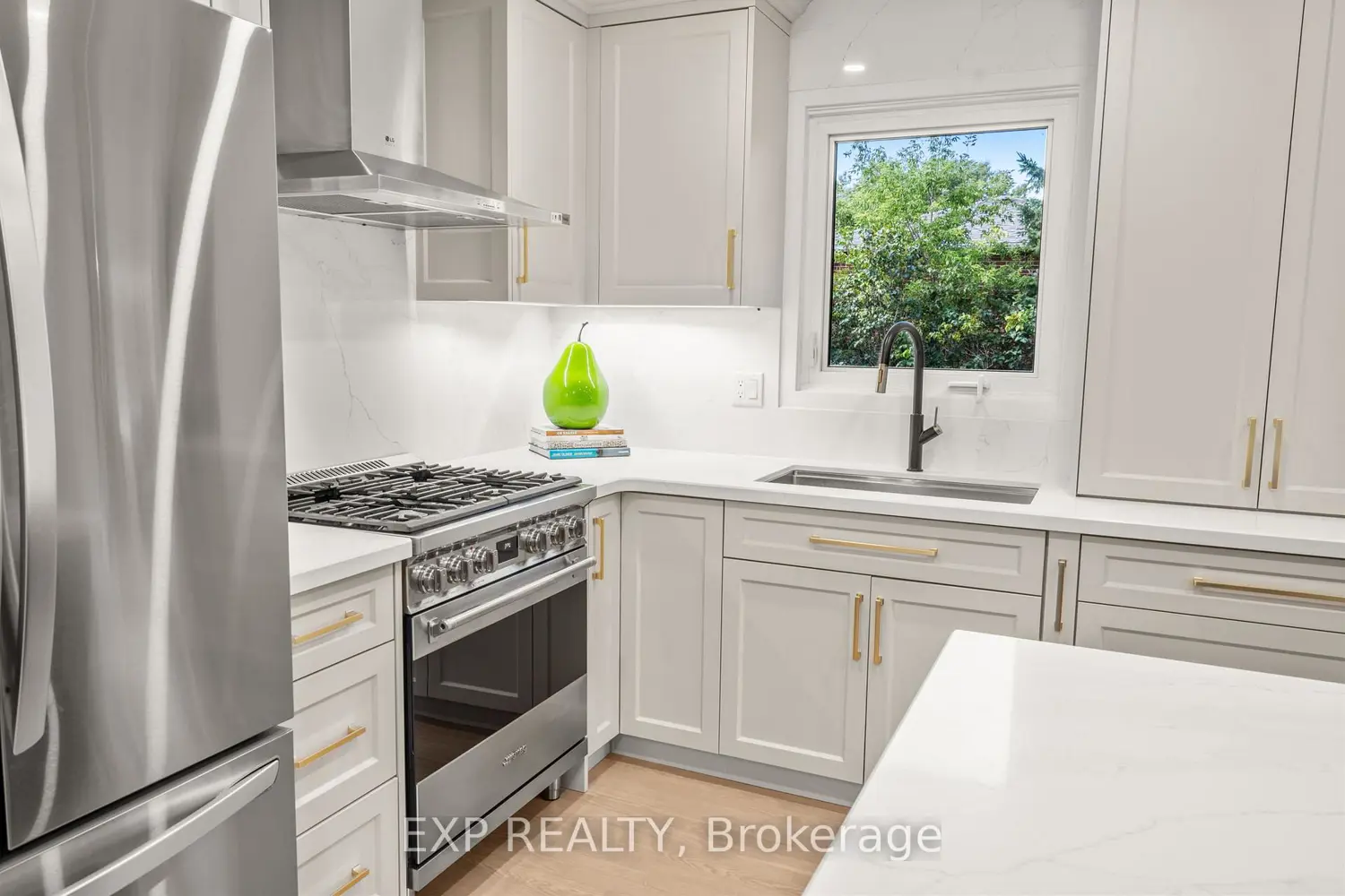 24 Riverview Drive photo 5