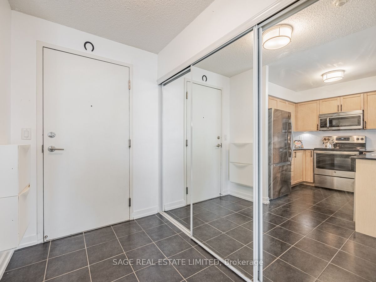 Additional image 2 of 627-812 Lansdowne Avenue, Toronto, ON, M6H 4K5
