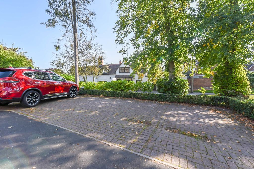 Additional image 21 of 3 bed flat for saleHenley Road, Claverdon, Warwickshire CV35