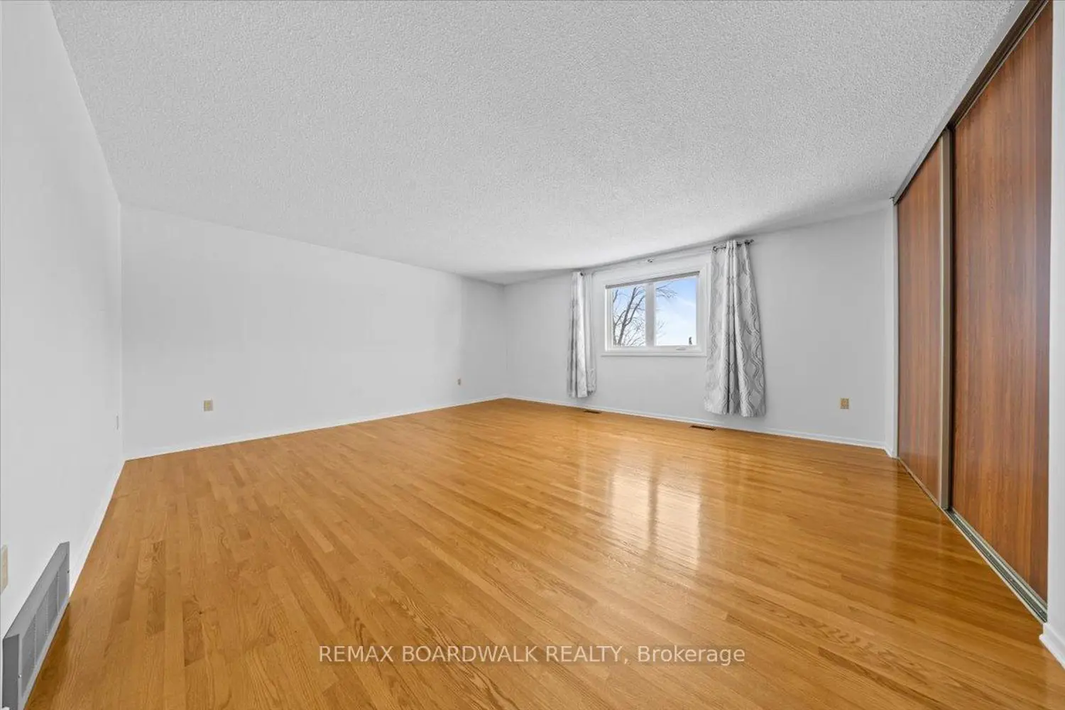 Additional image 3 of 4547 Carlsbad Lane