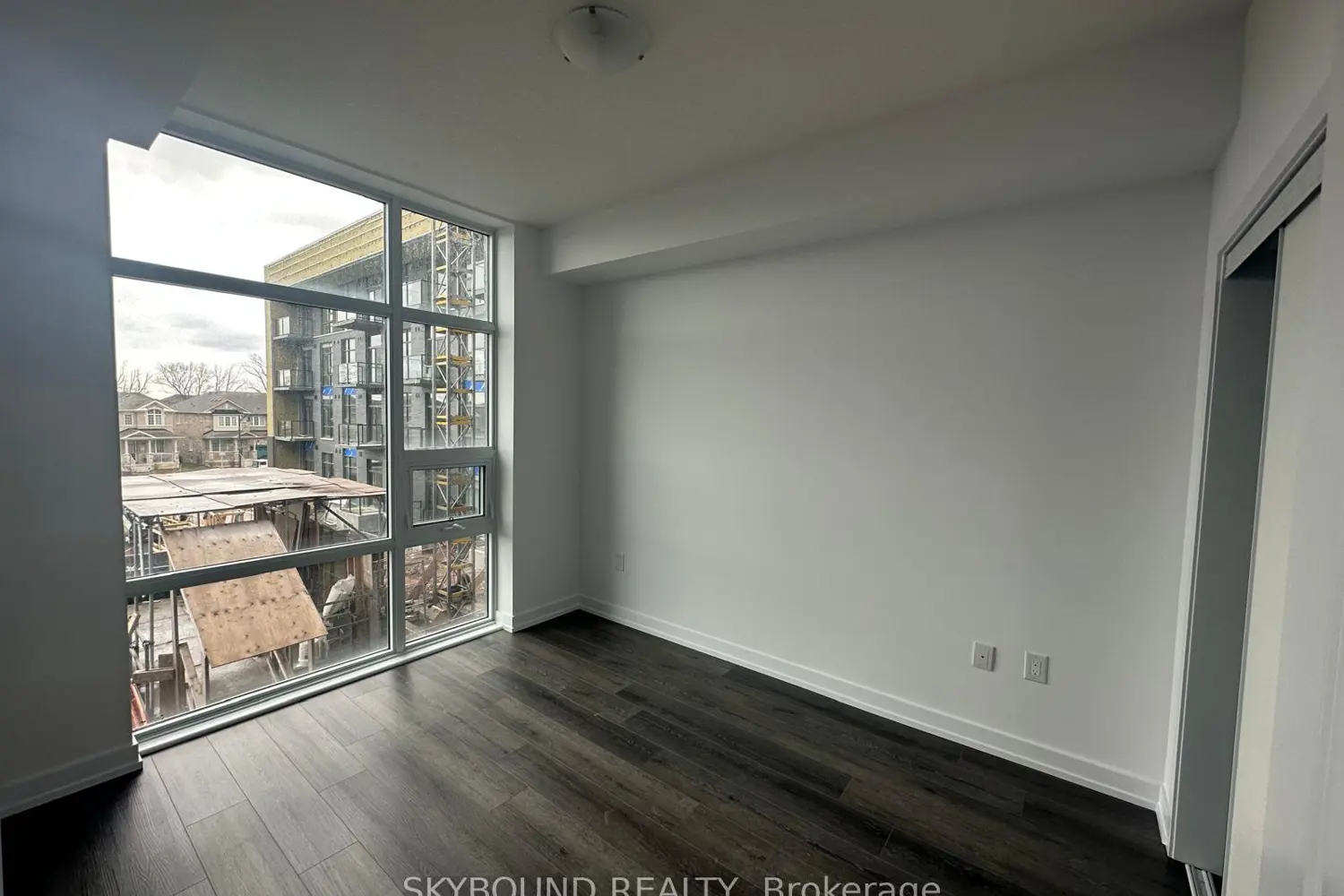 Additional image 8 of 470 Dundas Street 212