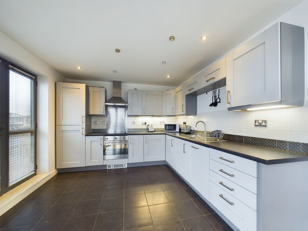 Additional image 9 of 3 bed flat for saleQueens Court, 50 Dock Street, Hull, East Riding Of Yorkshire HU1