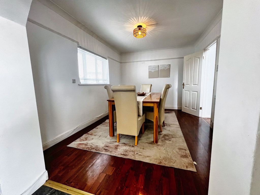 Additional image 9 of 4 bed detached house for salePintail Close, Porthcawl CF36