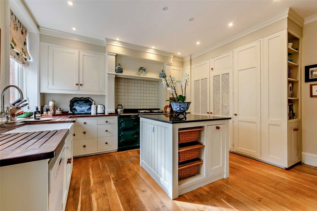 Additional image 8 of 6 bed detached house for saleDonnington, Newbury, Berkshire RG14