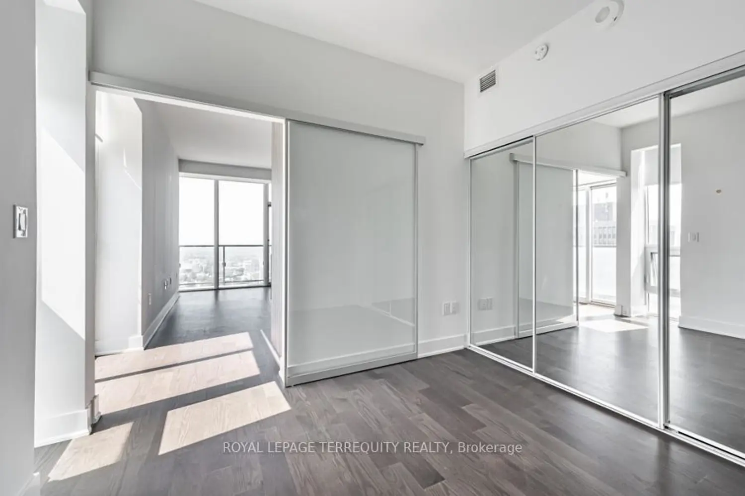 Additional image 14 of 955 Bay Street 3106