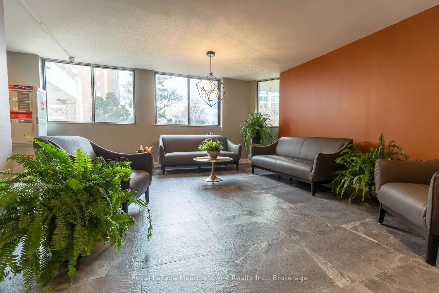 81 Millside Drive 605 photo 3