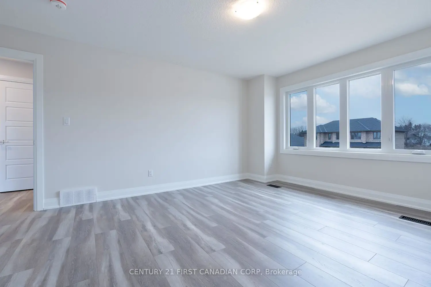 Additional image 10 of 240 Leitch Street