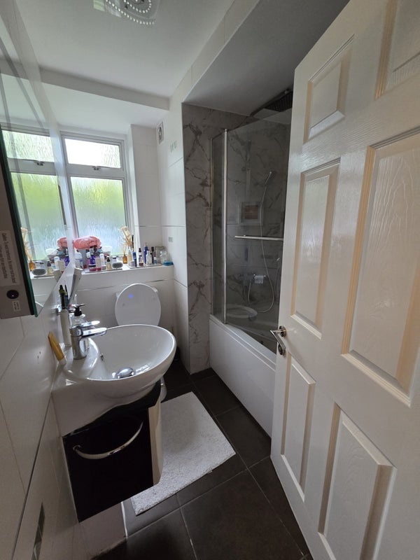 Additional image 11 of Room in a Shared Flat, Grice Court, N1, N1 7GU